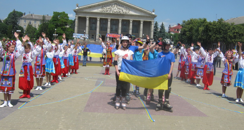 Вихованці Тернопільської спортшколи «Екстрім» на святі  Дня Конституції України 27 червня 2017 р.