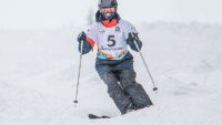 Як кататися на лижах по горбах (могулах): основи долання горбистого спуску