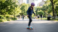 Як навчитися кататися на скейтборді з нуля?